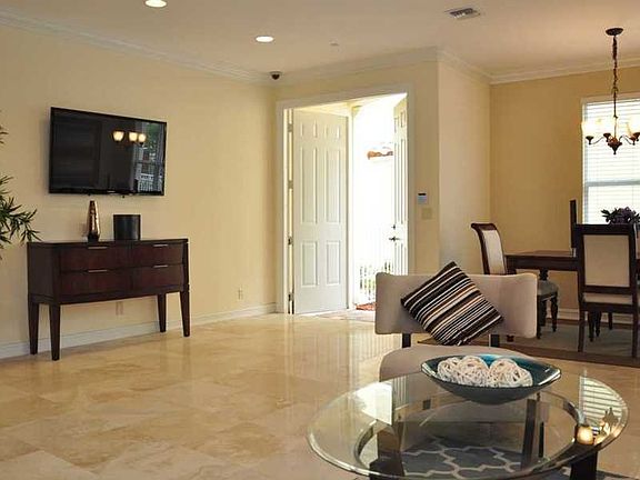 3rd image of 905 NE 17th Way