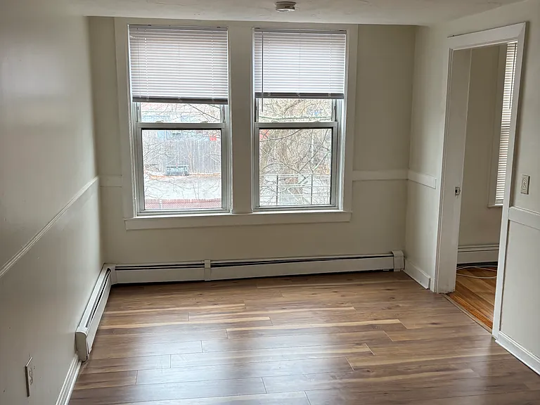 327 Wood Ave — Photo 2