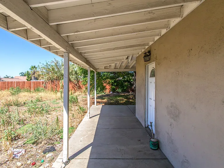 14993 Yucca Ave — Photo 3
