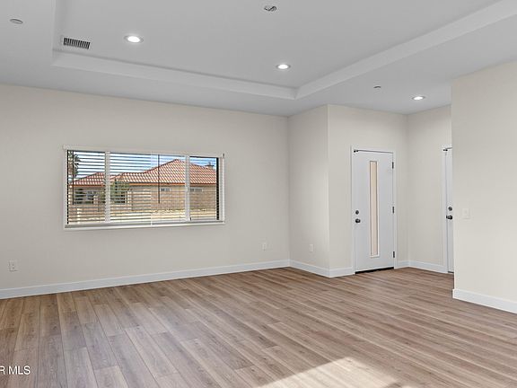 5th image of 8633 Hickory Dr