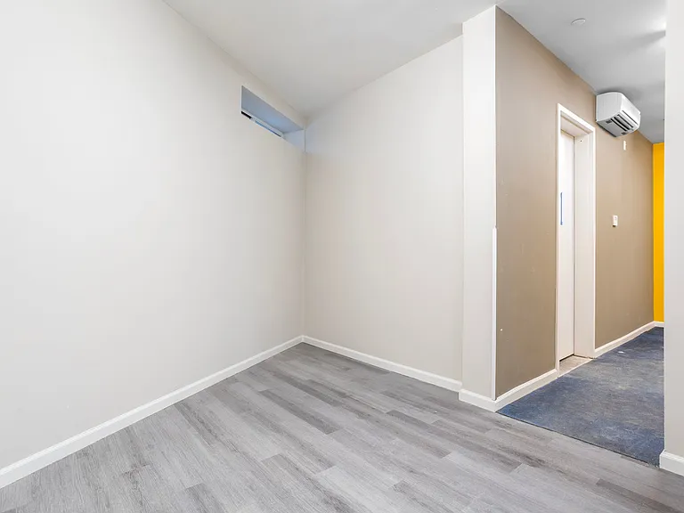 61 Delmonico Pl #1A — Photo 20