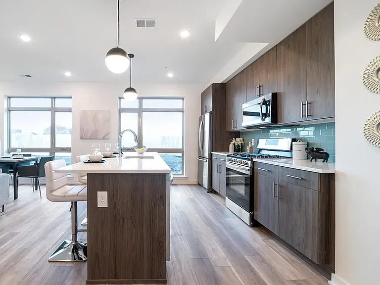 2031 E Lehigh Ave — Photo 1
