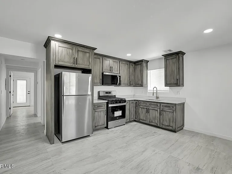 1107 Myrtle Ave #B — Photo 5