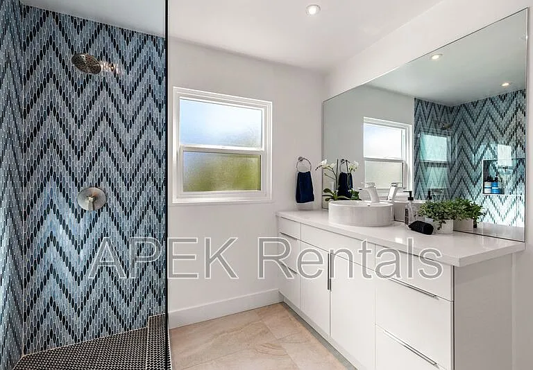 2325 N Girasol Ave — Photo 18