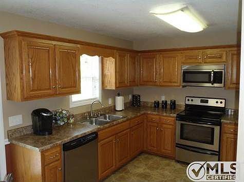 5th image of 121 Raven Ct