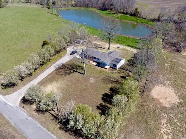 820 Stanfill Rd, Lexington, TN 38351