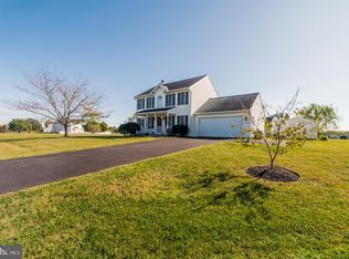 26 Carrington Dr, Falling Waters, WV 25419