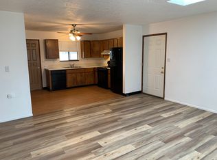 2 Burdick Pl APT D, Longview, WA 98632