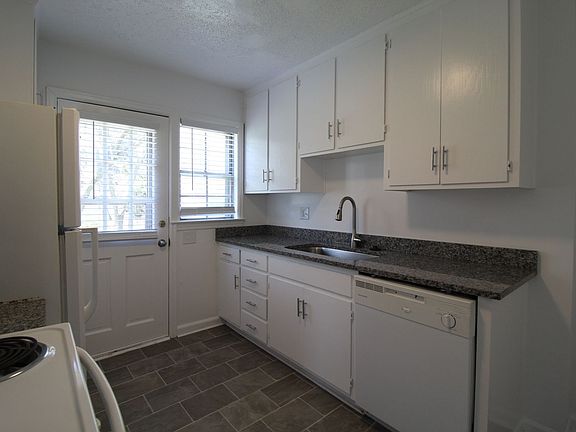 5th image of 7610 Terrace St