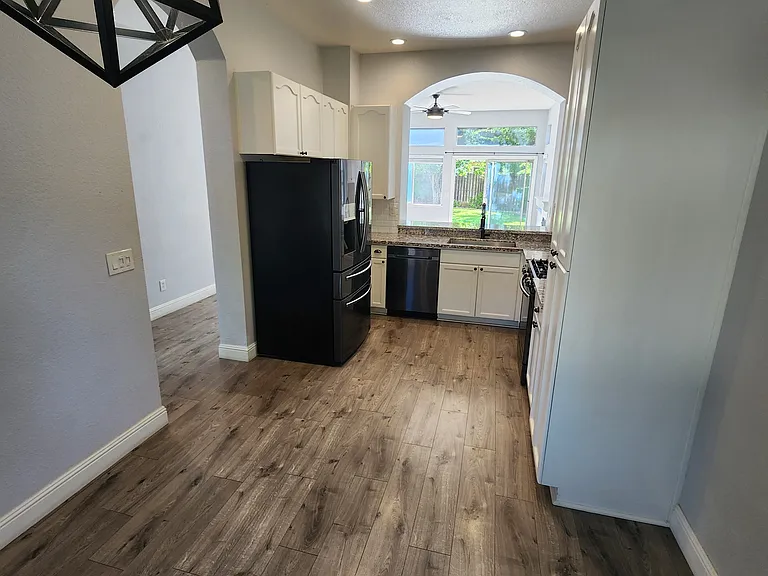 9193 Rizes Way — Photo 4