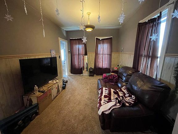 3rd image of 304 Brook St