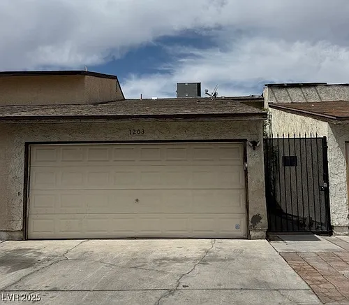 1203 Mews Ln Photo 1
