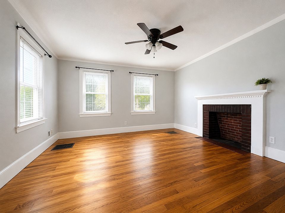 1st image of 34 Grove St #Q