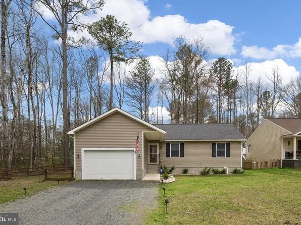 84 Pinewood Ln, Colonial Beach, VA 22443