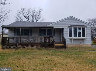 3 Lee Ln, Sicklerville, NJ 08081