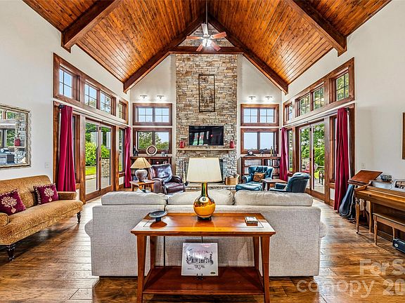 5th image of 4862 Pinnacle Mountain Rd