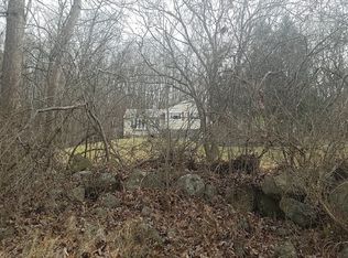 28 Beechwood Rd, Belvidere, NJ 07823