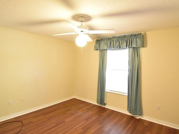 3rd image of 5948 Kendrew Dr
