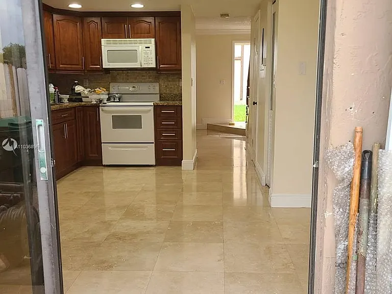 1907 SW 107th Ave #801 — Photo 30