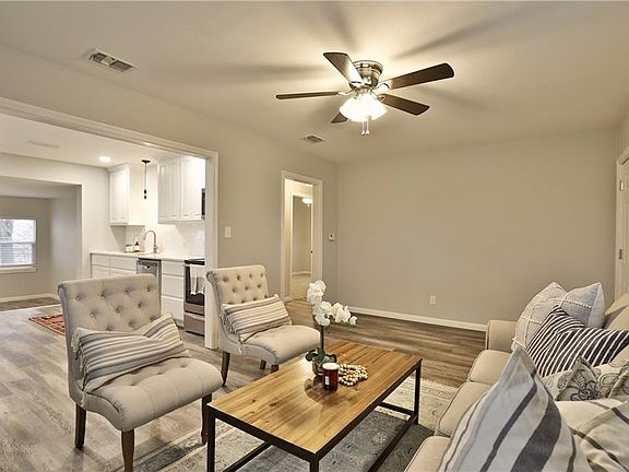4th image of 2833 Waverly Ave