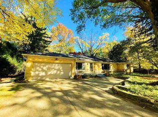 2947 Chamberlain Rd, Akron, OH 44333