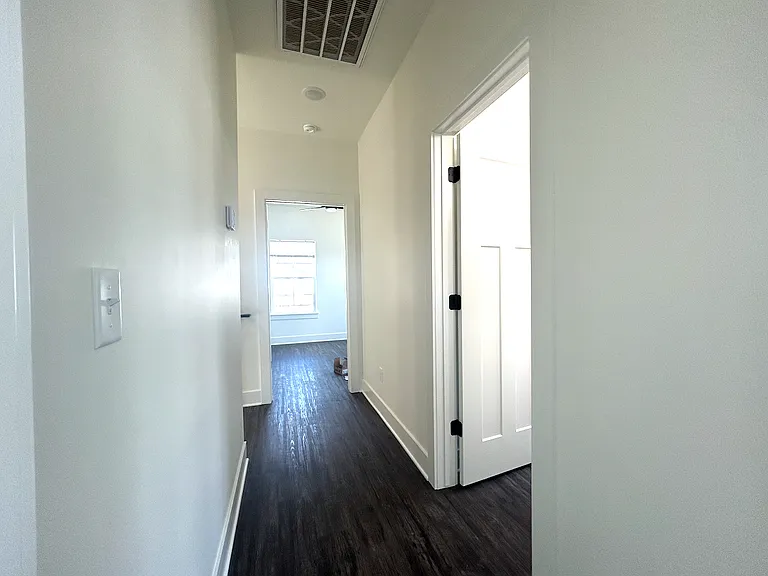 1960 W Stone St #1 — Photo 16