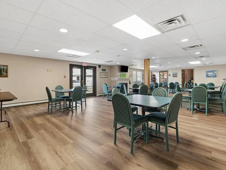 Town Centre Senior Apartments — Photo 20