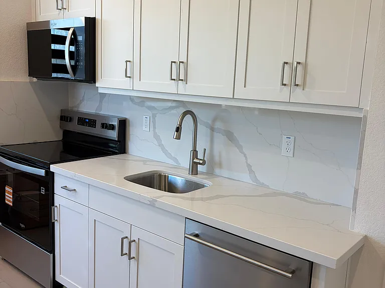 252 W Rustica Dr — Photo 8