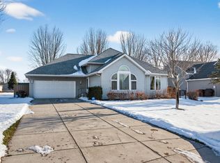 2193 Grafton Ave N, Oakdale, MN 55128