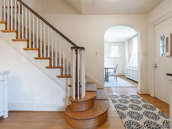 5th image of 30 Willway Ave