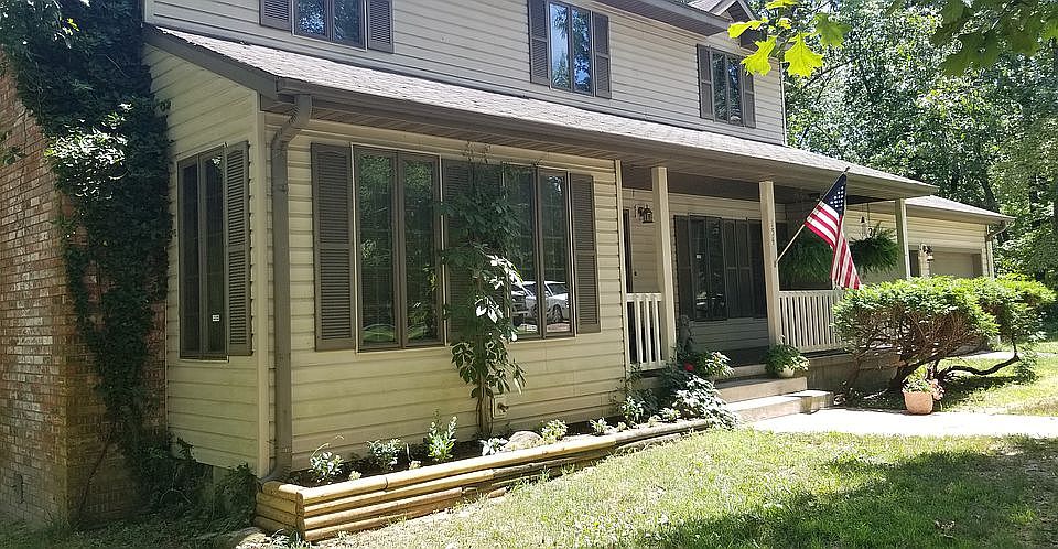 1st image of 154 Whispering Oaks Dr