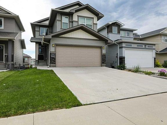 2nd image of 567 Moonlight Ln W