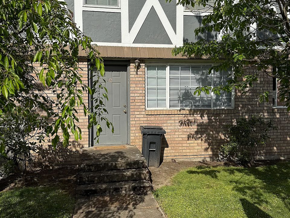 1st image of 380 Railroad Ave #12