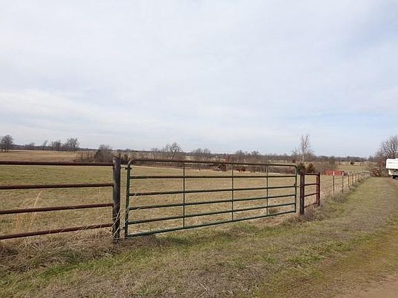 2nd image of 3449 County Road 7640