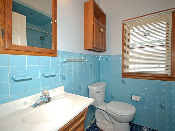 4th image of 55 Quinby Pl