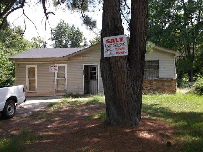 2nd image of 3670 Horton St