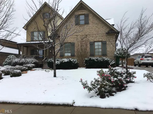 1054 Morgan Garner Dr, Lilburn, GA 30047