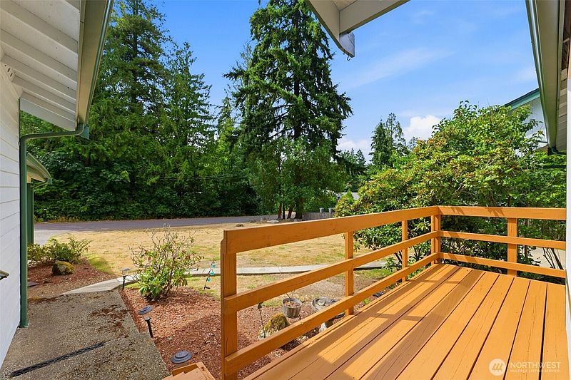 3rd image of 1267 Lidstrom Road SE