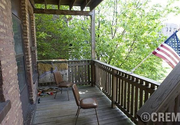 2nd image of 4750 N Malden St APT 2S