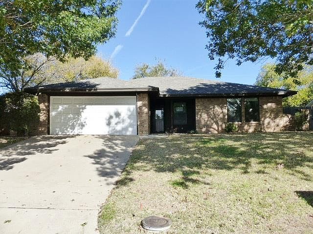 1st image of 1110 Kay Dr Weatherford