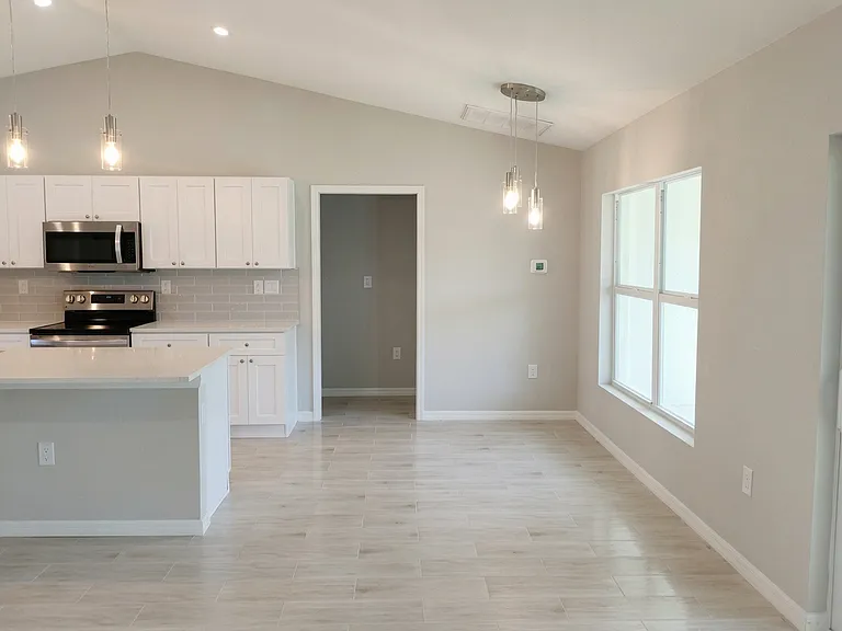 1003 NW 7th Pl — Photo 10
