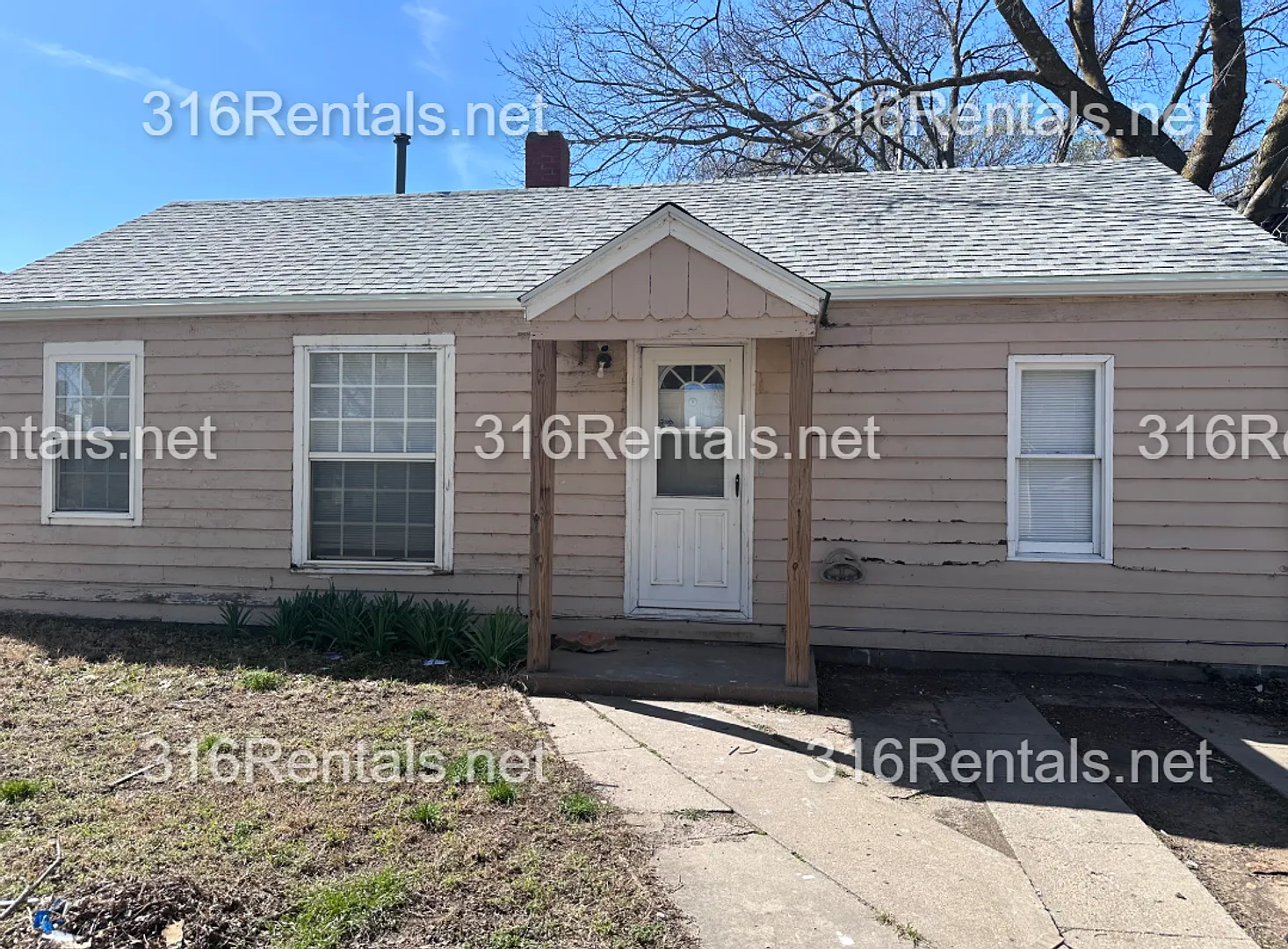 $895 - 2 bedroom / 1 bathroom - Single Family Home — Photo 1