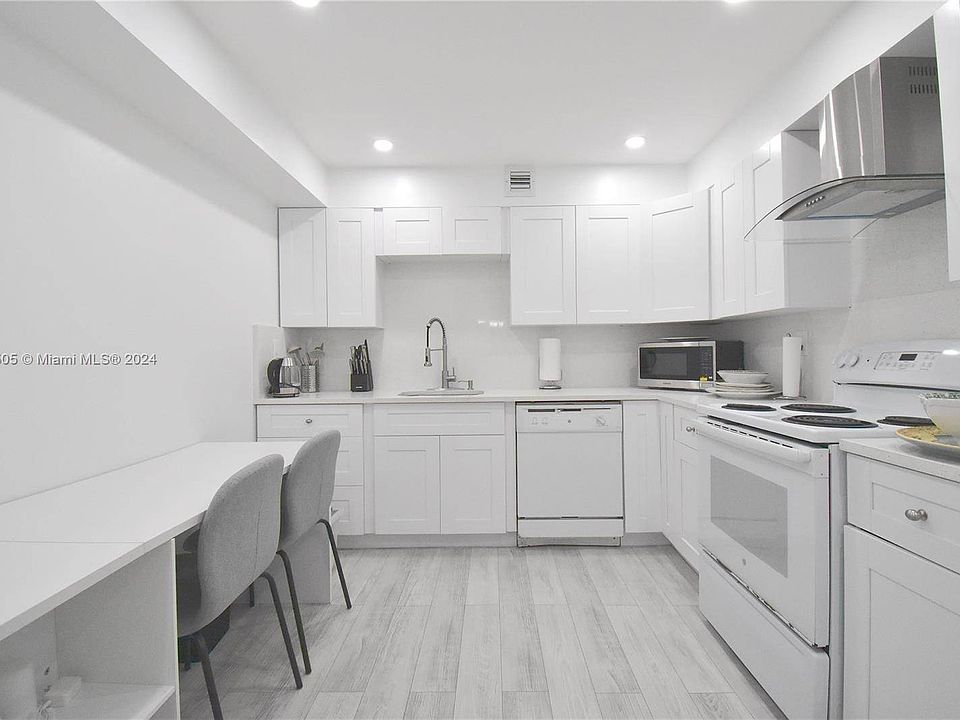 1st image of 2450 NE 135th St APT 104