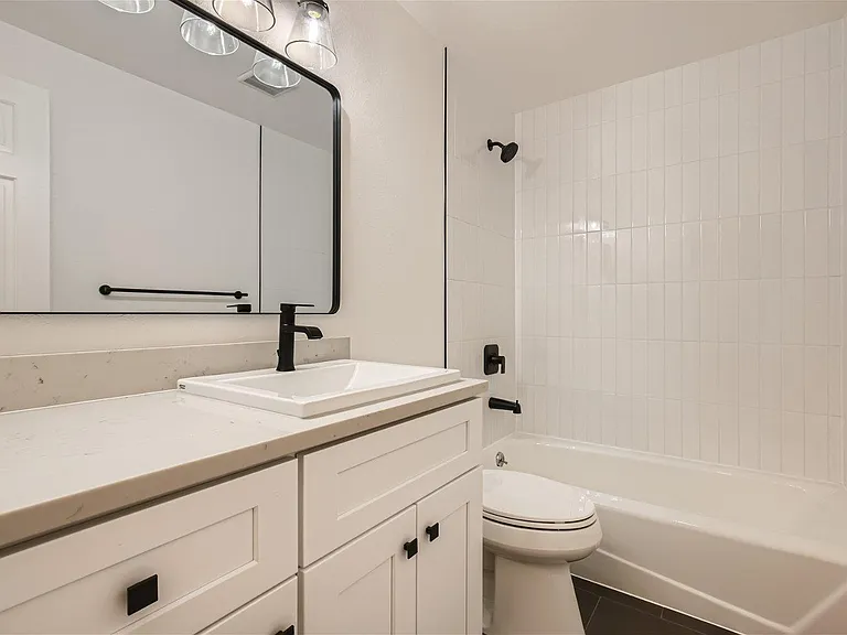 3231 Ammons Ct — Photo 1