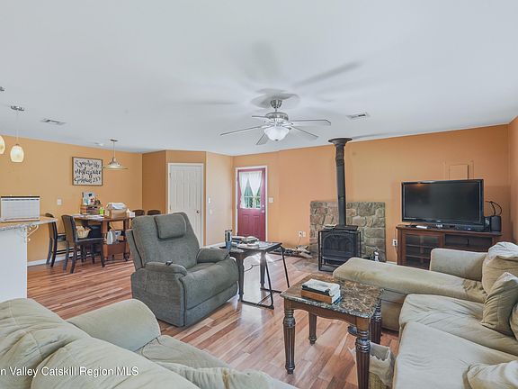 4th image of 1207 Sawkill Road