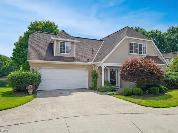 10379 N Pond Ln, Twinsburg, OH 44087