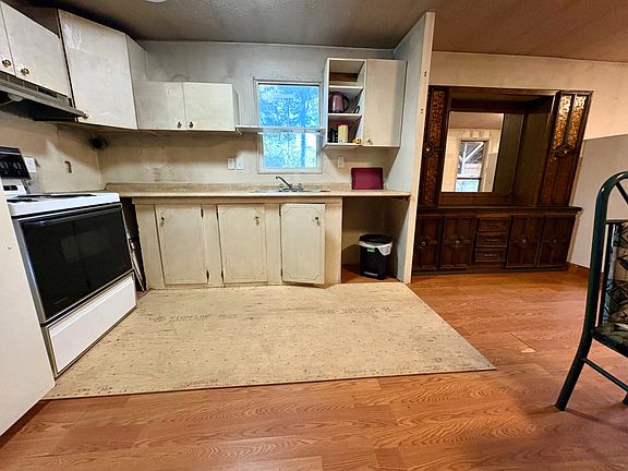 2nd image of 414 Buck Rd