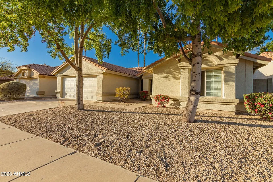 3 bed, 1739 sqft, $2,600 — Photo 2