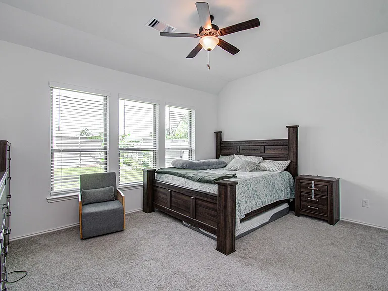 4722 Crest Hill Dr — Photo 24