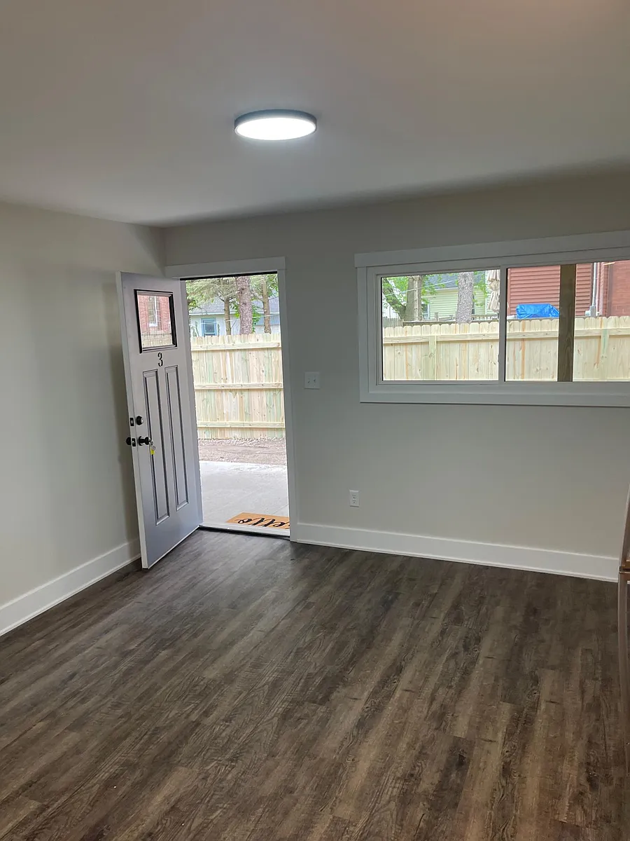 Building Photo - 1117 Niles Ave #1-8